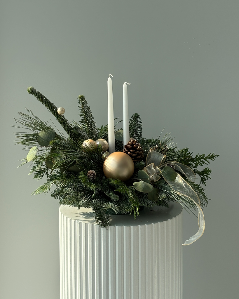 Petite Champagne table candle wreath 