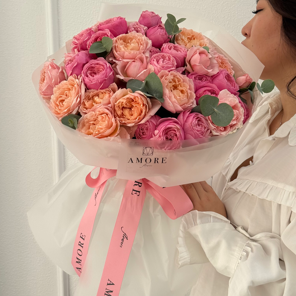 11 Mixed Spray Peony Roses