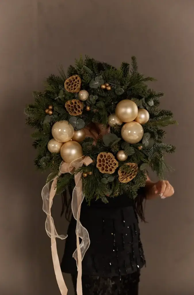 "Frosted Champagne" Wreath (small)
